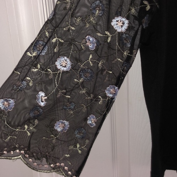 Scallop Trim Embroidered Mesh Sleeve Top - Picture 3 of 4